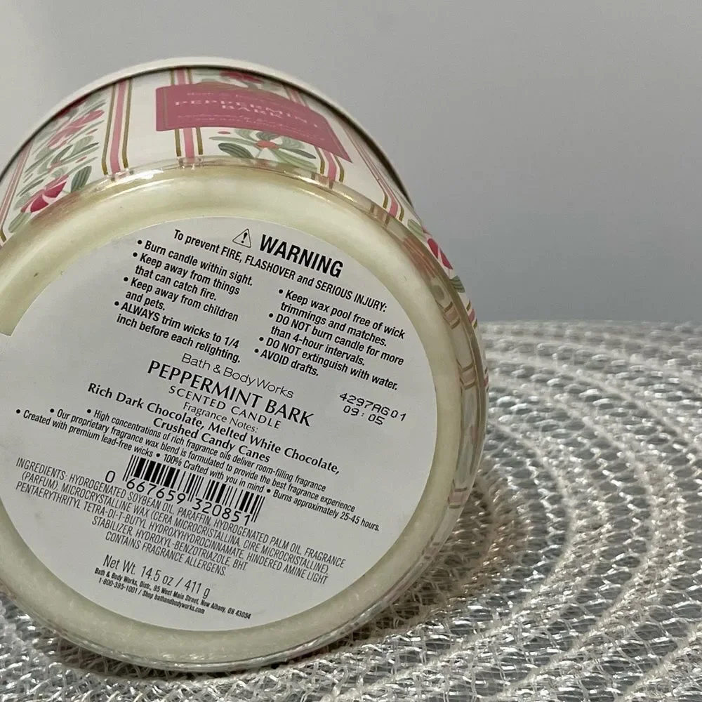 BBW Peppermint Bark 3 Wick Scented Candle NWT - Picture 3 of 4
